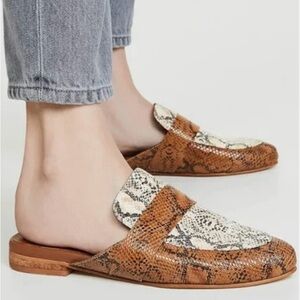Kaanas Milan Anthropologie snake embossed mule slides sz 6